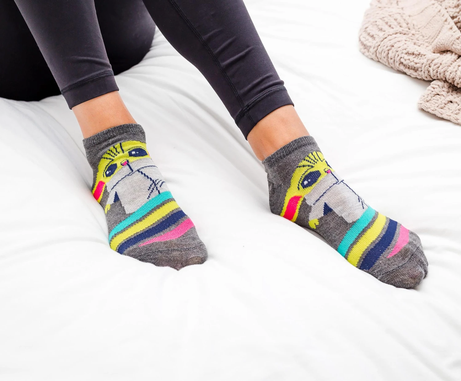 Star Wars: The Mandalorian Unisex Low-Cut Socks | Set A | 5 Pairs | Size 4-10 6 Star Wars: The Mandalorian Unisex Low-Cut Socks | Set A | 5 Pairs | Size 4-10 - Image 6