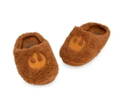 Star Wars Chewbacca Robe And Slipper Set For Adults 19 Star Wars Chewbacca Robe And Slipper Set For Adults -LOUNGEFLY Store RBF 17740 CC