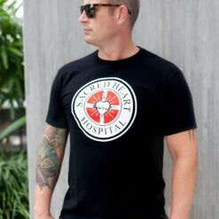 Scrubs "Sacred Heart Hospital" Men's Black T-Shirt -LOUNGEFLY Store RPJ S6AS2001L CE