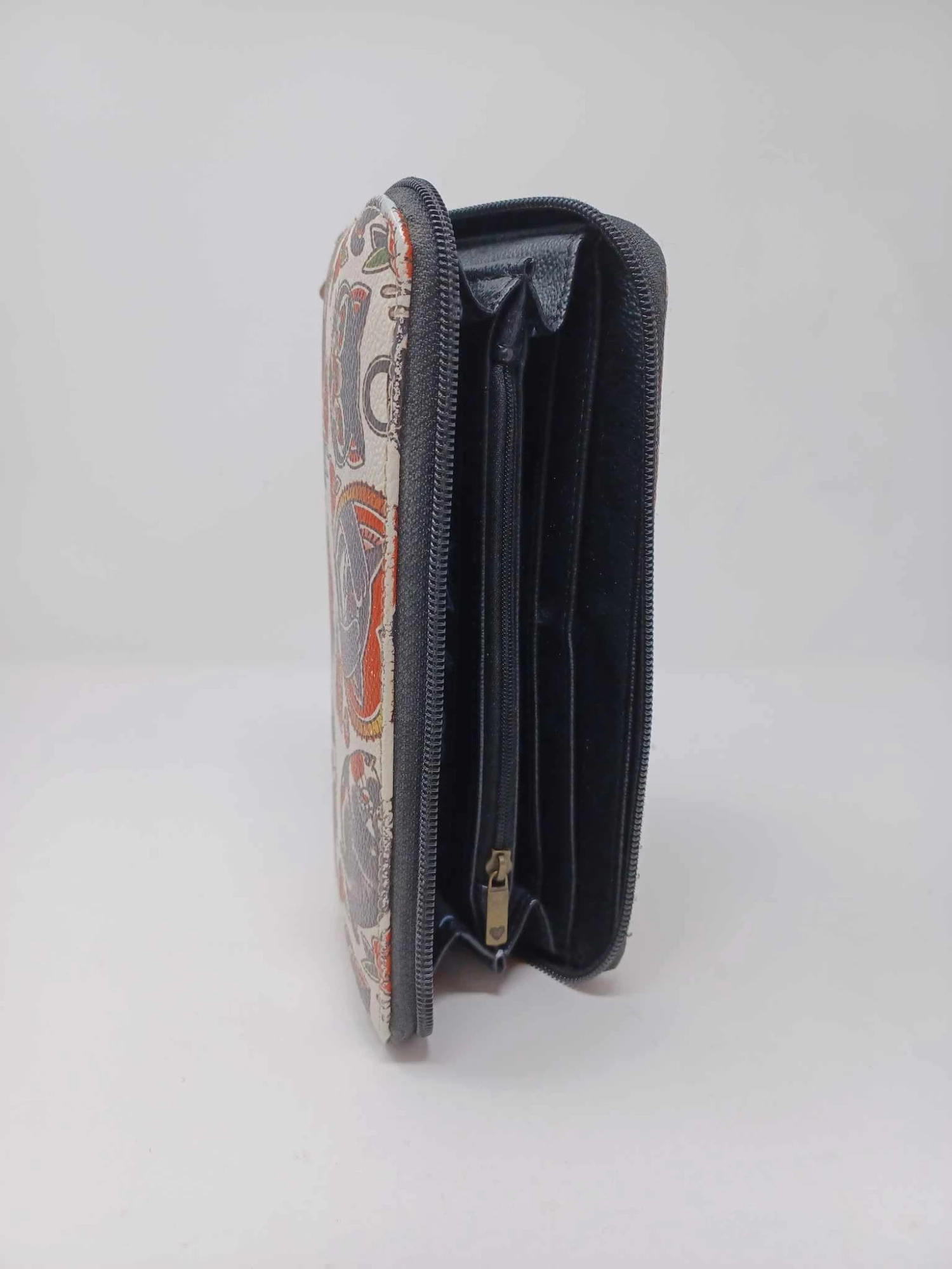 Loungefly Crossbody And Wallet Set Cat Tattoo Flash AOP GUC 9 Loungefly Crossbody And Wallet Set Cat Tattoo Flash AOP GUC - Image 9